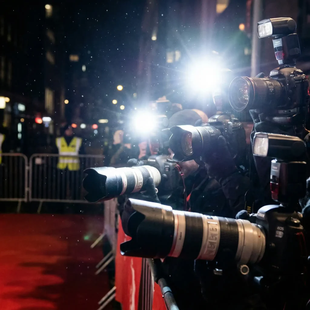 Blitzlichtgewitter am roten Teppich